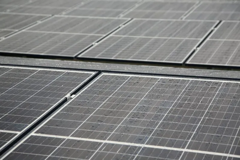 Farmy fotowoltaiczne - czysta energia, ochrona środowiska i opłacalna inwestycja